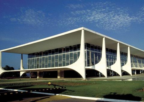 Planalto lança página com lista de serviços que não podem parar