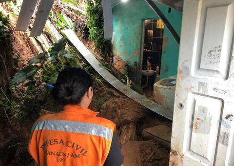 Família de criança morta em deslizamento recebe assistência em Manaus