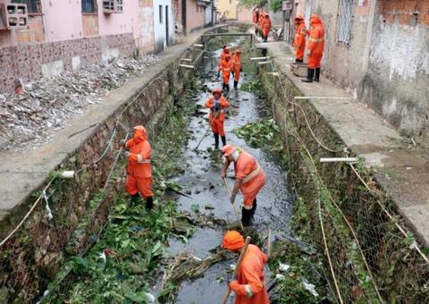 Serviços de limpeza pública são suspensos em Manaus