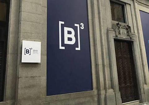 Ibovespa opera em alta acima de 8% e dólar comercial cai