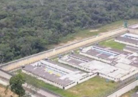 Polícia apreende celulares e drogas que seriam arremessados para dentro de UPP