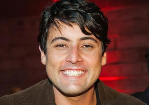 Bruno De Luca é flagrado passeando de bicicleta em meio a pandemia 