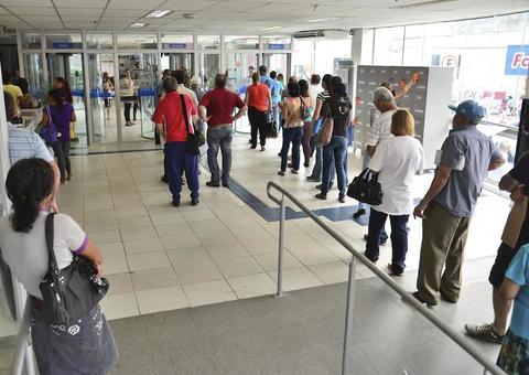 Aglomerações em bancos levam Visa Manaus a recomendar organização de filas