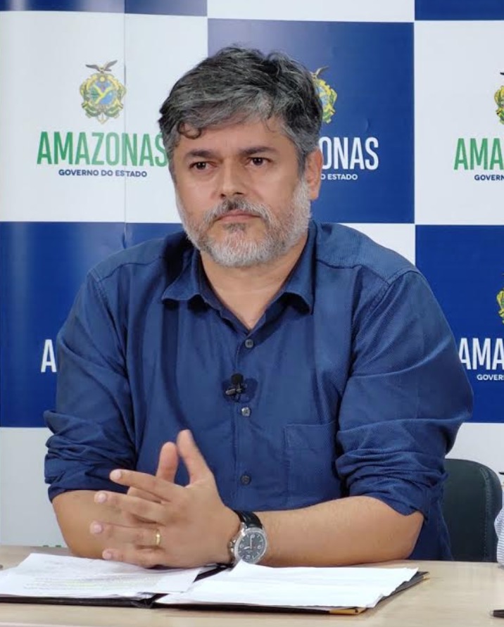 Secretário de Saúde é isolado com sintomas gripais em Manaus