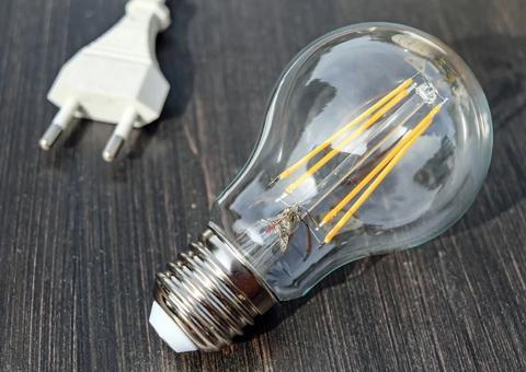 Aneel proíbe cortes de luz por falta de pagamento 