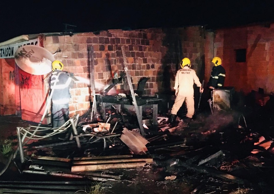 Em Manaus, bombeiros evitam tragédia durante incêndio a residência