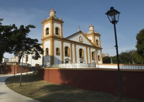 Promotor quer revogação do decreto que fechou igrejas no Amazonas 