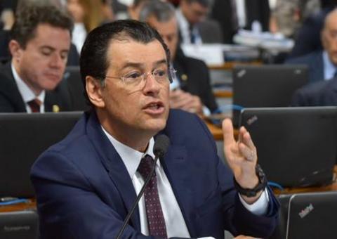 Eduardo Braga quer elevar para R$ 350 auxílio mensal anunciado pelo governo federal