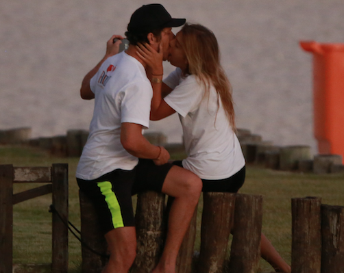 José Loreto ‘quebra' quarentena e é clicado aos beijos com DJ 