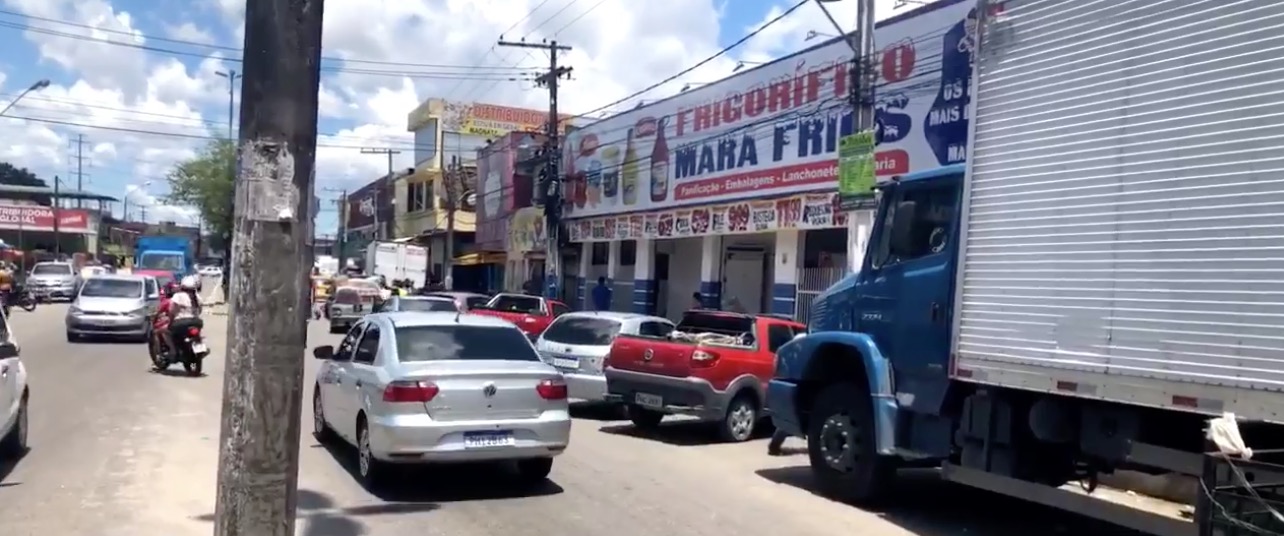 Em meio a pandemia de coronavírus, comércio funciona normalmente na zona Leste de Manaus