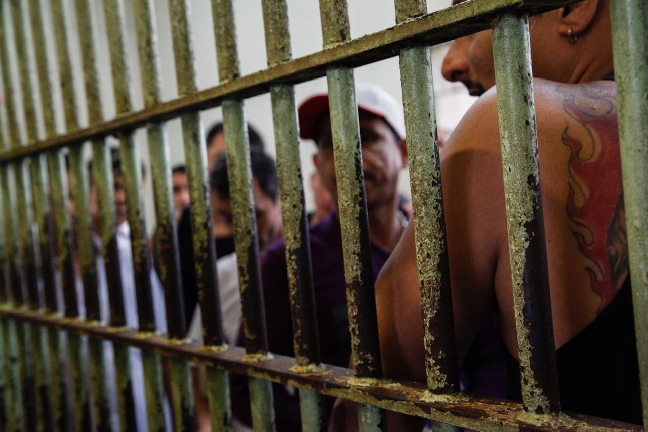 Justiça do Amazonas avalia lista de presos em grupo de risco da Covid-19