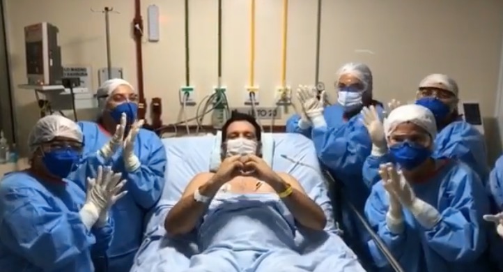 Com coronavírus, âncora que apresentou JN emociona com imagem em hospital após dias na UTI 