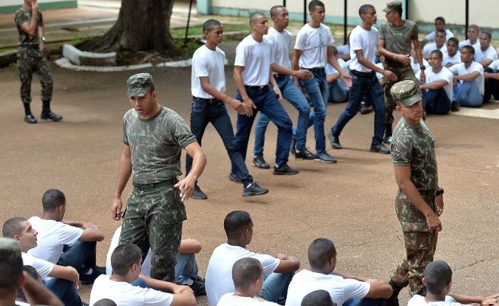 Alistamento militar obrigatório segue apenas pela internet