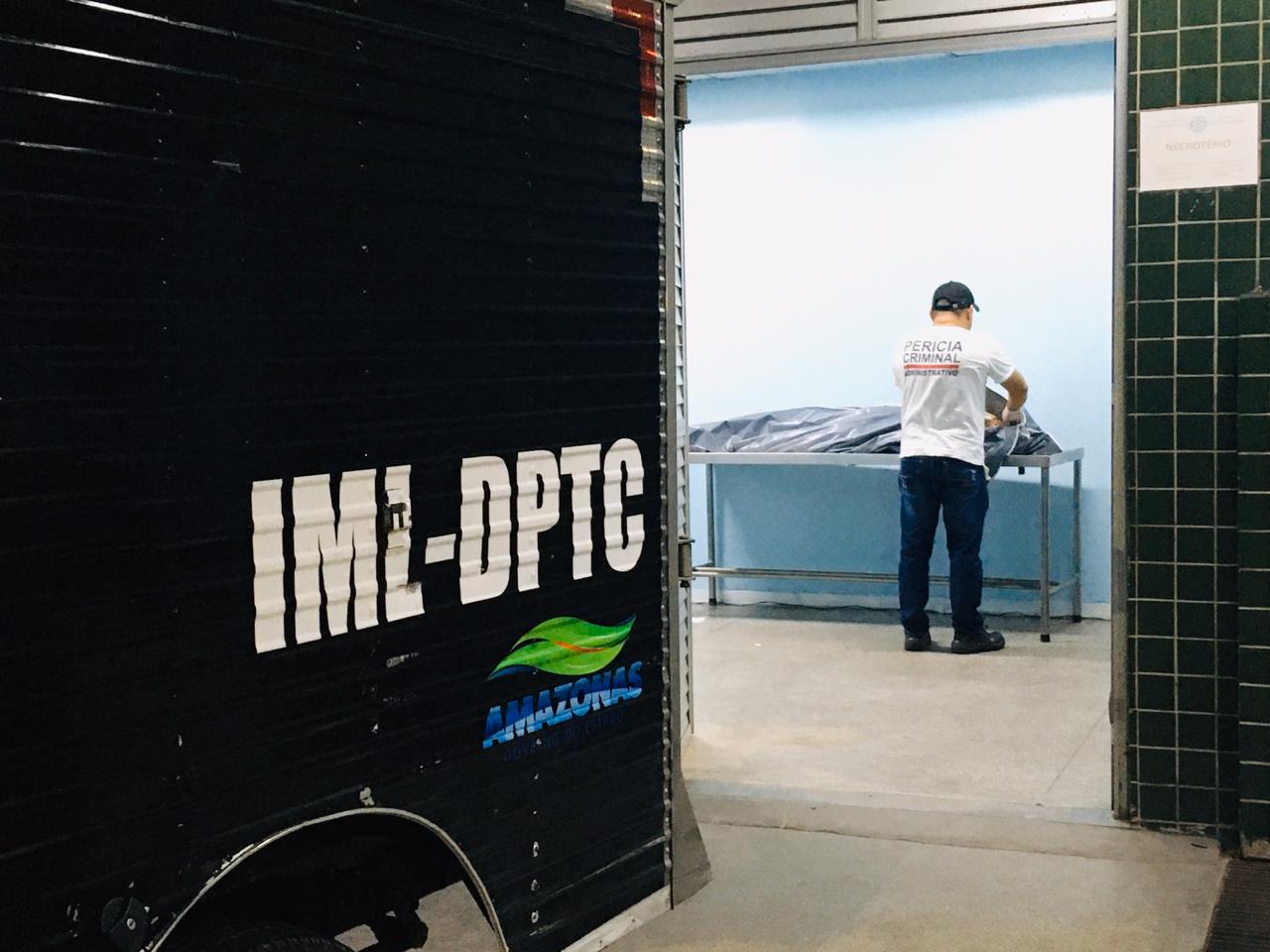 Homem é espancado até a morte e jogado em avenida de Manaus