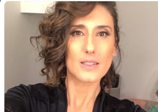 Ao criticar Bolsonaro, Paola Carosella discute com seguidor e dispara: 'Fica calada a tua b****'