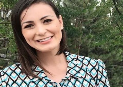 Contra quarentena, Andressa Urach passa por perrengue ao tentar assistir culto online