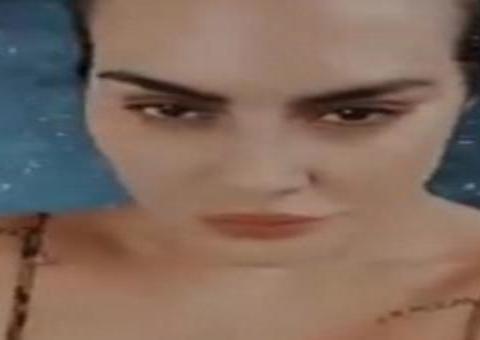 Cleo Pires sobe a temperatura em vídeo de biquíni de oncinha na piscina 