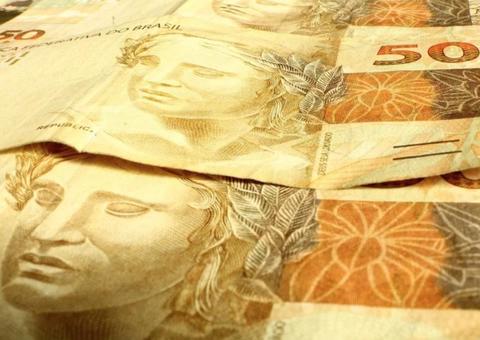 Câmara aprova projeto que prevê R$ 600 por mês a trabalhador informal