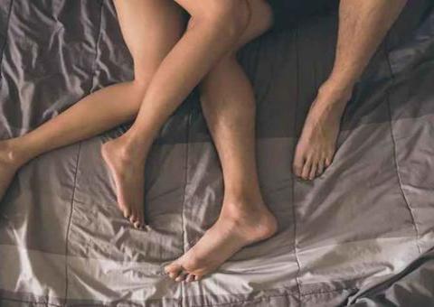 Atriz pornô promete 'noite de amor' para quem criar vacina contra coronavírus