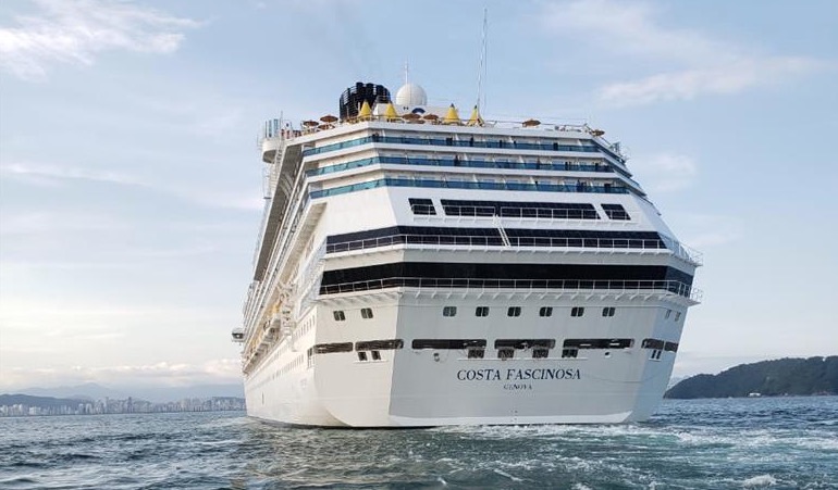 Atracado no porto, navio tem 35 casos suspeitos de coronavírus tem 757 pessoas a bordo