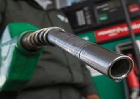 Disfarçados de entregadores, trio rende frentista e tentam explodir cofre de posto em Manaus