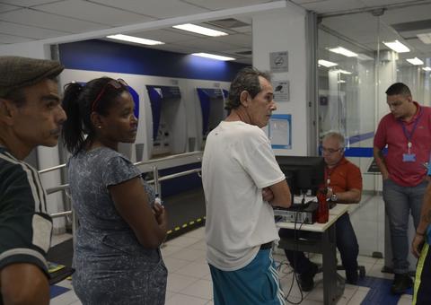 Prazo para saque imediato de até R$ 998 do FGTS acaba amanhã