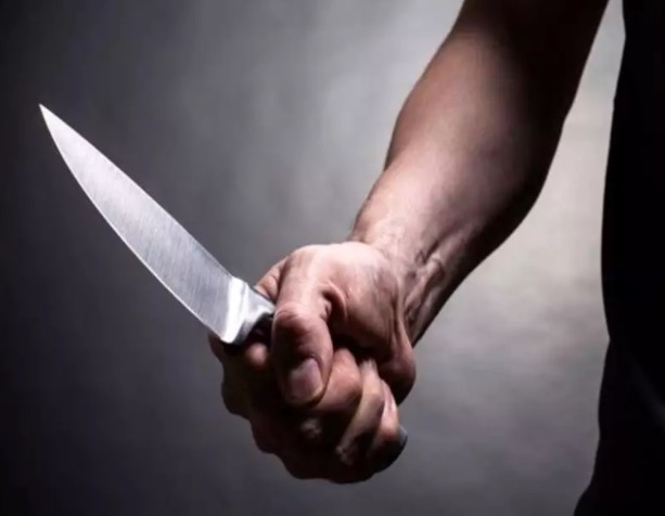 Após discutir com grupo, homem é encontrado morto a facadas em rua de Manaus