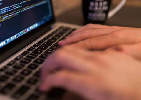 Pornografia em excesso durante a quarentena pode ser perigoso; saiba motivo