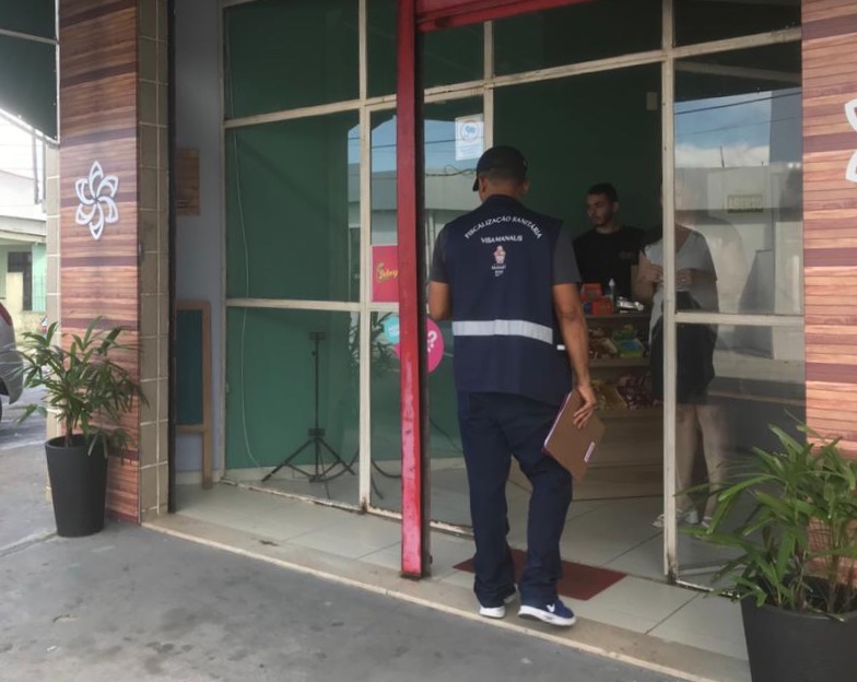 Salões de beleza, padarias e restaurantes são interditados em Manaus