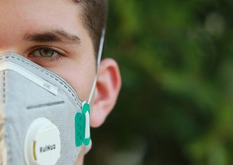 Secretário de saúde do Rio fala sobre alta incidência de Covid-19 entre os jovens