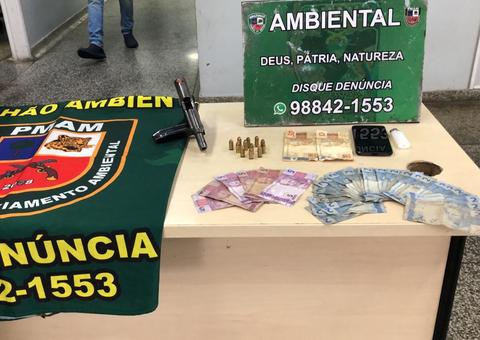 Após fazer passageiros de lancha de reféns dupla é presa em Manaus