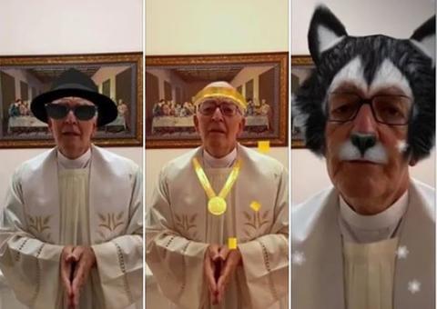 Padre vira meme ao fazer transmissão de benção on-line com filtros engraçados