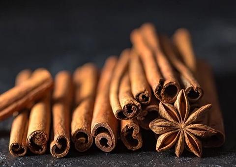 Chá de canela é poderoso aliado contra infecções; entenda