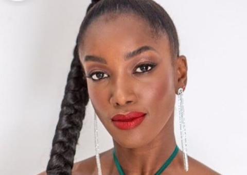 Iza exibe corpo escultural de biquíni durante quarentena 