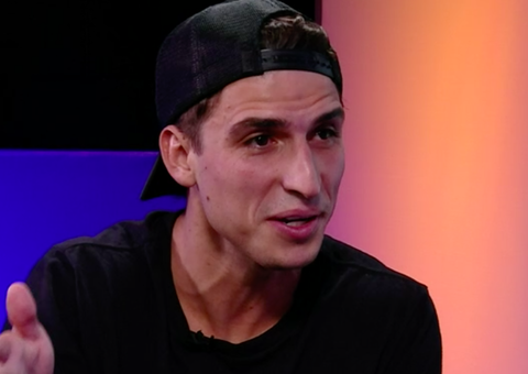 BBB20: Felipe Prior fala sobre sua relação com Gizelly e revela se vai beijá-la fora do confinamento