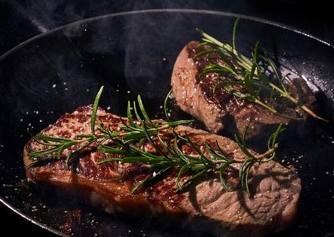 Descubra como seu corpo reage sem consumo de carne vermelha