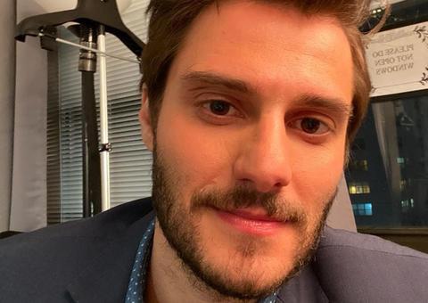 Hugo Bonemer cumpre promessa e posta vídeo pelado na web