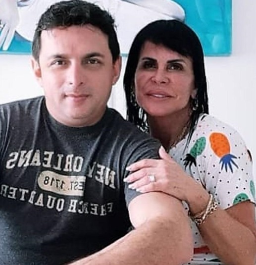 Gretchen ganha primeira declaração de amor do namorado saxofonista 