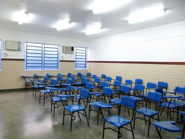 Governo prorroga prazo de suspensão das aulas no Amazonas