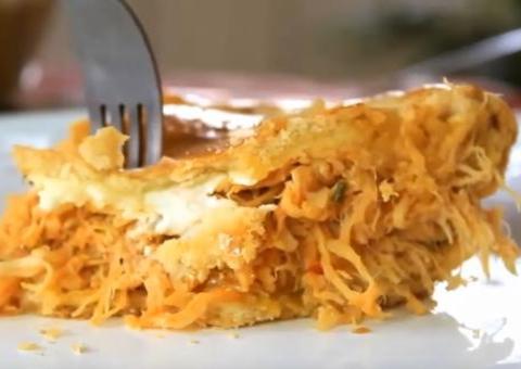 Aprenda a fazer empadão de frango com massa que derrete na boca