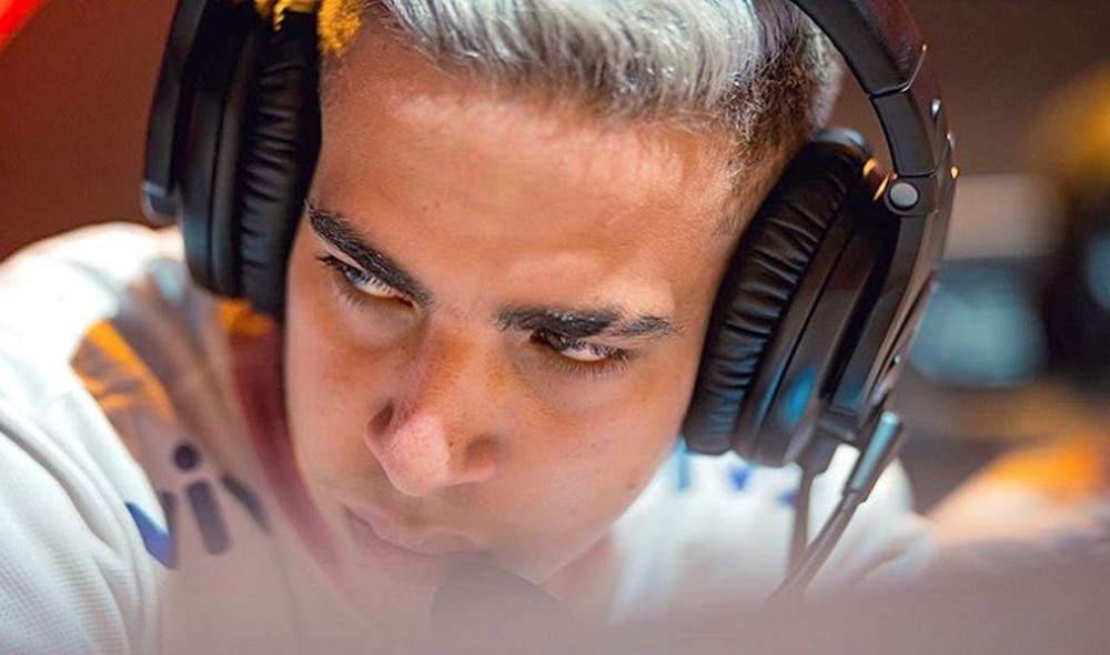 Vice-campeão de Free Fire, Thiago Henrique morre em acidente de carro