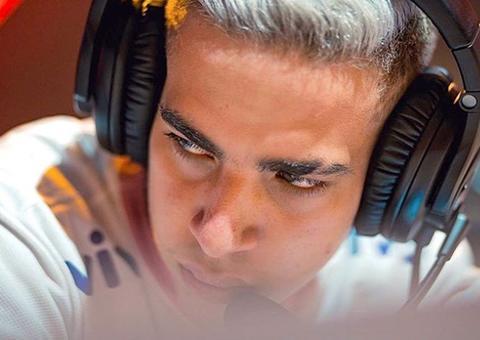 Vice-campeão de Free Fire, Thiago Henrique morre em acidente de carro