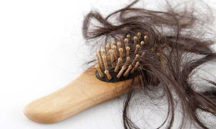 Médico fala sobre queda de cabelo no pós-parto