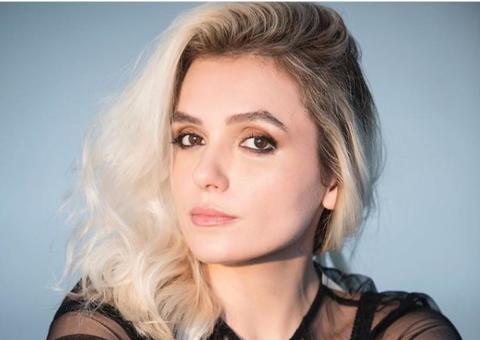 Sem fumar há 2 anos, Mônica Iozzi comemora na web e incentiva seguidores