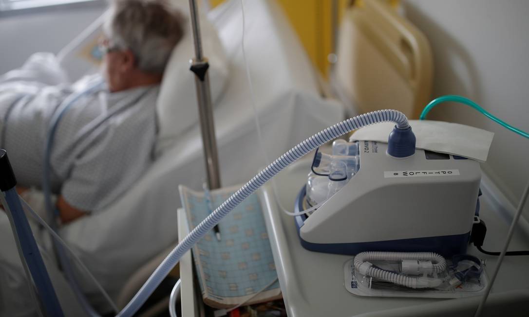 Um terço das cidades brasileiras tem no máximo 10 respiradores mecânicos