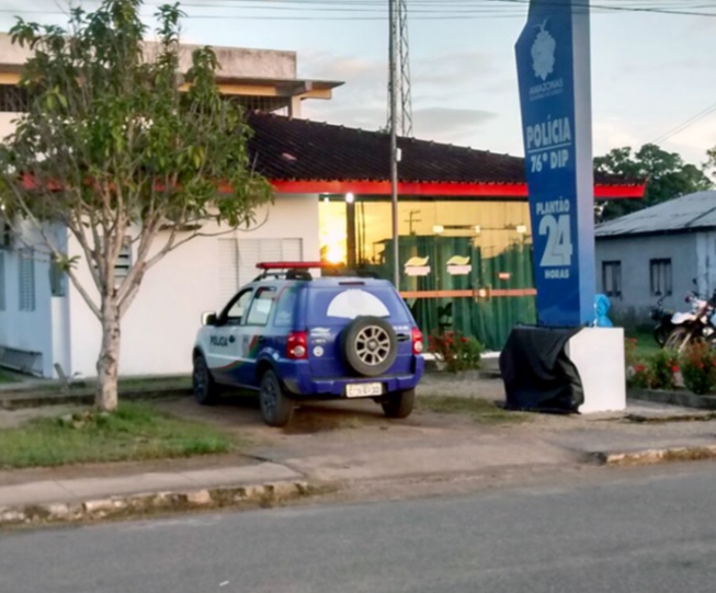 Casal é preso enquanto embalava drogas em residência no Amazonas 