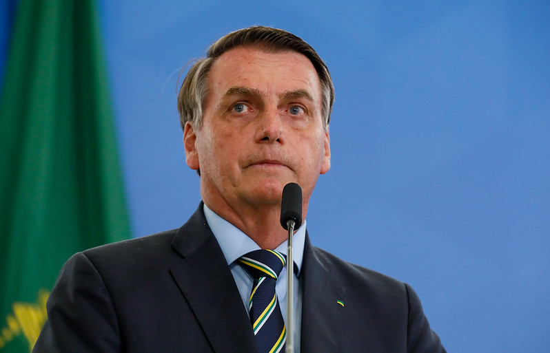 Bolsonaro compara coronavírus a chuva: 'Vai molhar 70% de vocês' 