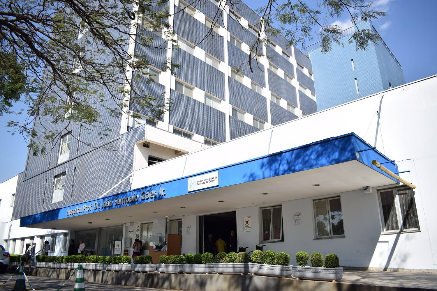 Sem poder voltar para casa por falta de oxigênio, idoso morre de coronavírus no hospital