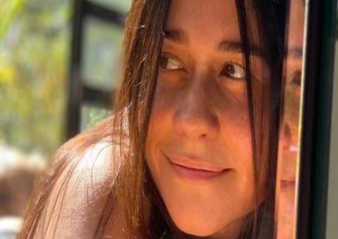 Aos 49, Alessandra Negrini coloca bumbum pra jogo na quarentena e arranca elogios: 'pandeirão'