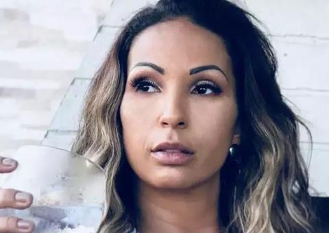 Valesca Popozuda tem cenário de live diferente e web reage: 'Aprende Beyoncé'